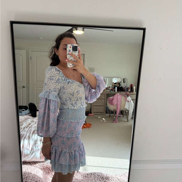 Elegant Long Sleeve Floral Dress - Picture 2 of 2